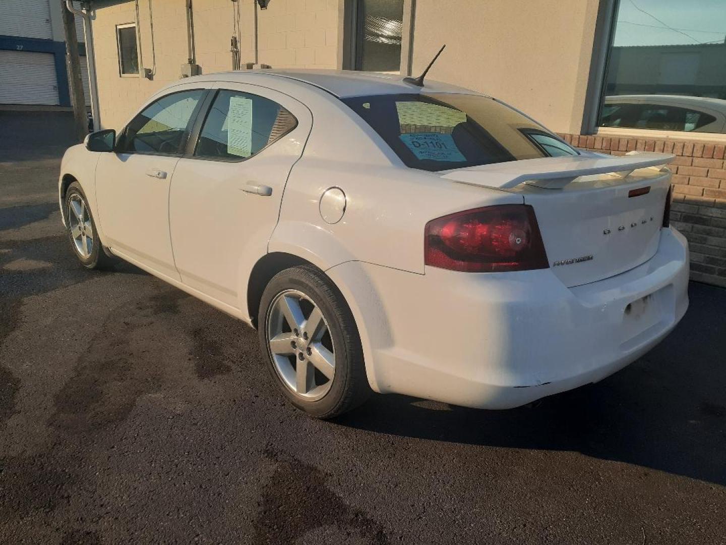 2012 Dodge Avenger SXT (1C3CDZEG0CN) with an 3.6L V6 DOHC 24V engine, 6-Speed Automatic transmission, located at 2015 Cambell Street, Rapid City, SD, 57701, (605) 342-8326, 44.066433, -103.191772 - Photo#5